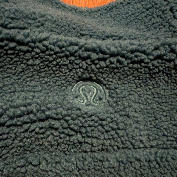 Lululemon Scuba Fleece Cropped Funnel Neck Pullover, M/L, Green - Picture 6 of 8